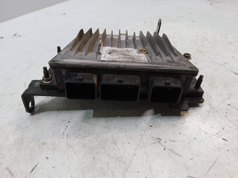 Recambio de centralita motor uce para renault scénic ii (jm0/1_) 1.5 dci (jm1f) referencia OEM IAM 8200399038  8200619409