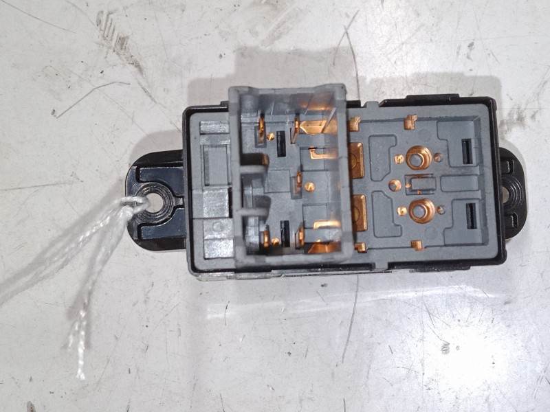 Recambio de mando elevalunas delantero derecho para hyundai i10 i (pa) 1.1 referencia OEM IAM   