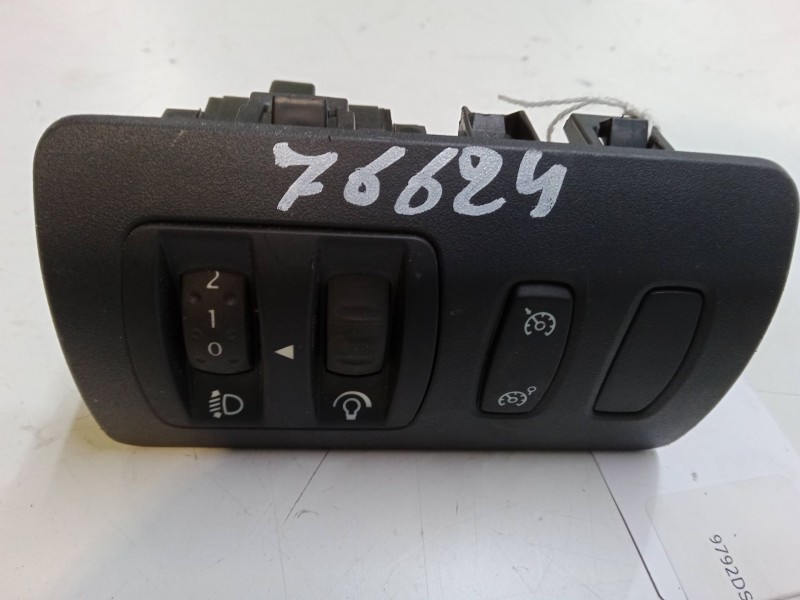 Recambio de regulador altura luces para renault clio iii (br0/1, cr0/1) 1.4 16v referencia OEM IAM   