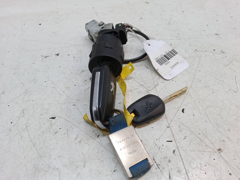 Recambio de clausor para peugeot 208 i (ca_, cc_) 1.2 vti 82 referencia OEM IAM   