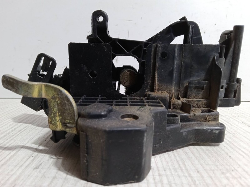 Recambio de cerradura puerta delantera derecha para mercedes-benz clase c (w202) c 250 turbo-d (202.128) referencia OEM IAM   