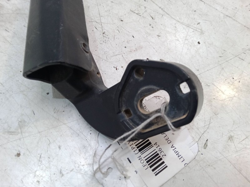 Recambio de brazo limpia delantero derecho para seat leon (1p1) 1.9 tdi referencia OEM IAM   