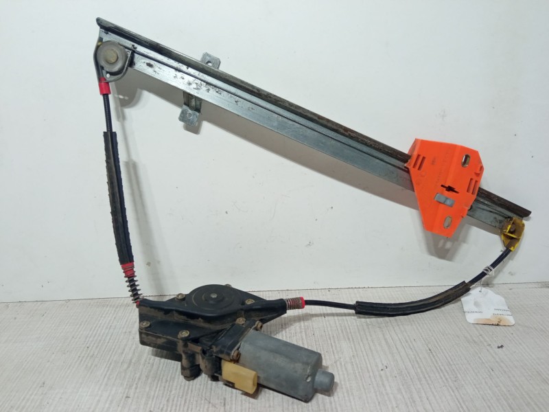 Recambio de elevalunas electrico delantero izquierdo para ford fiesta iv (ja_, jb_) 1.8 d referencia OEM IAM 0130821682870  