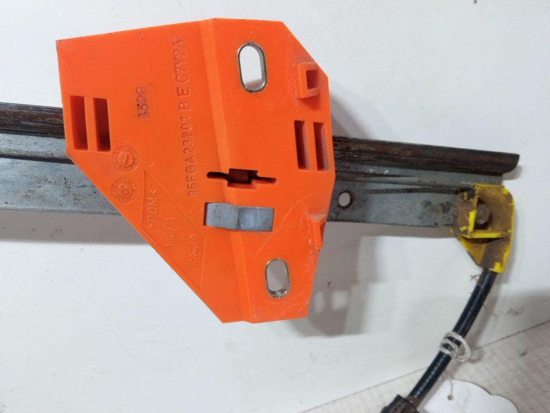 Recambio de elevalunas electrico delantero izquierdo para ford fiesta iv (ja_, jb_) 1.8 d referencia OEM IAM 0130821682870  