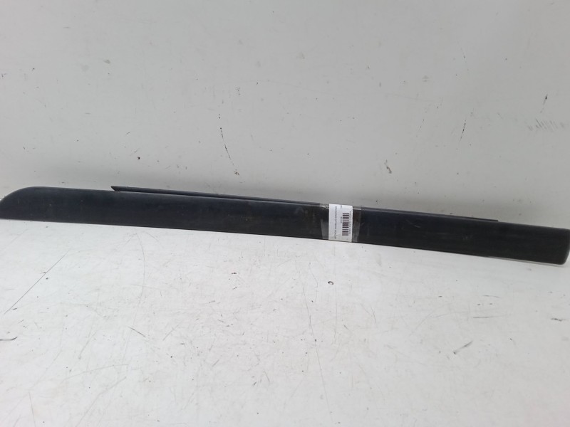 Recambio de molduras exterior derecha para ford focus i (daw, dbw) 1.8 tdci referencia OEM IAM   