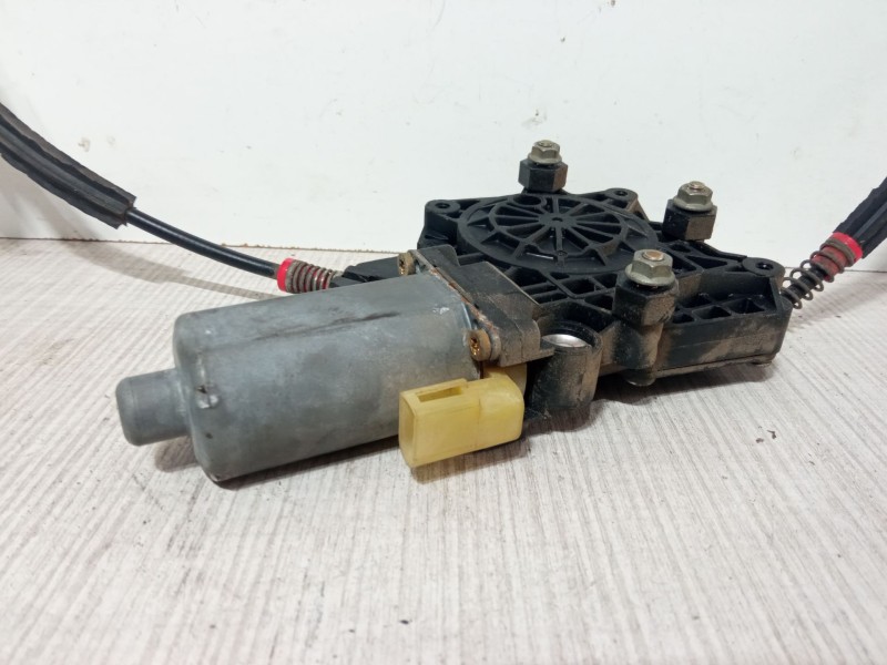 Recambio de elevalunas electrico delantero izquierdo para ford fiesta iv (ja_, jb_) 1.8 d referencia OEM IAM 0130821682870  
