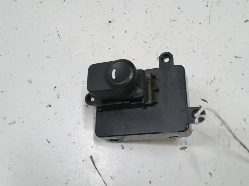 MANDO ELEVALUNAS DELANTERO DERECHO 93575-2L011 