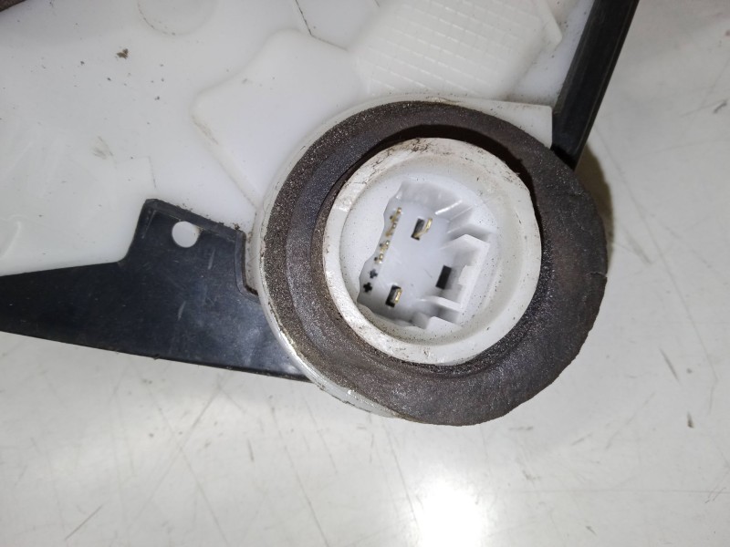 Recambio de cerradura puerta delantera derecha para toyota yaris (_p13_) 1.0 (ksp130_) referencia OEM IAM   