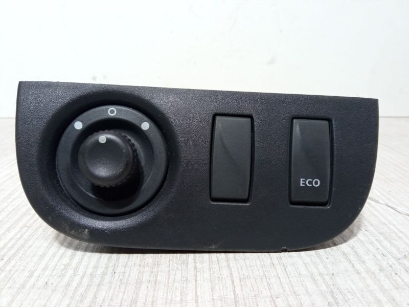 Recambio de mando retrovisor para dacia sandero ii 1.5 dci 75 / blue dci 75 (b8jw, b8m4, b8ah, b8m7, b8m6) referencia OEM IAM   