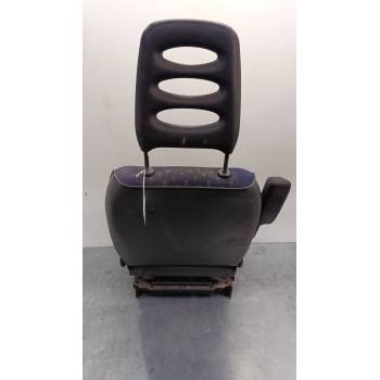 ASIENTO DELANTERO IZQUIERDO 
