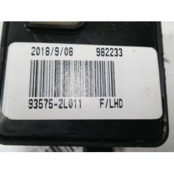 MANDO ELEVALUNAS DELANTERO DERECHO 93575-2L011 