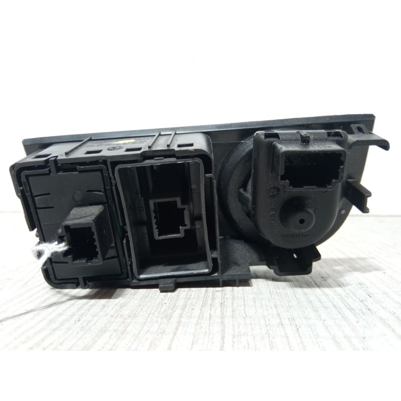 Recambio de mando retrovisor para dacia sandero ii 1.5 dci 75 / blue dci 75 (b8jw, b8m4, b8ah, b8m7, b8m6) referencia OEM IAM   