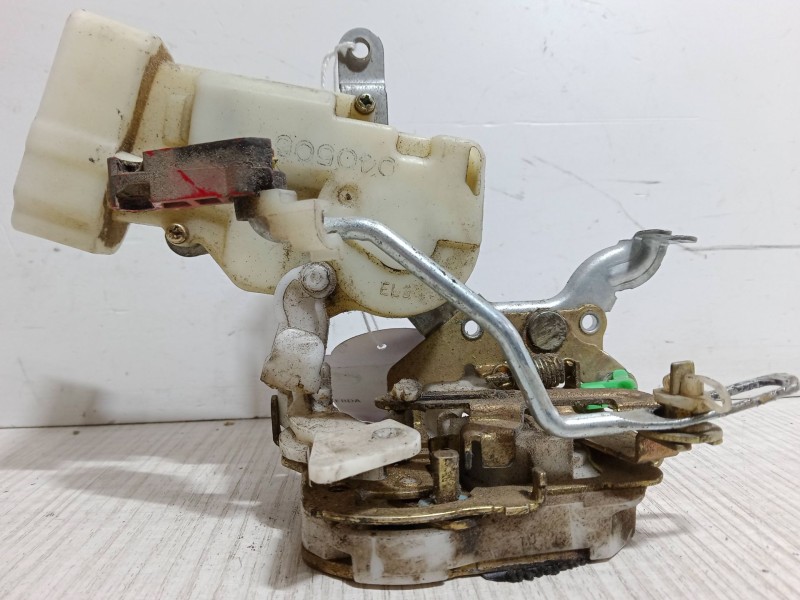 Recambio de cerradura puerta delantera izquierda para toyota yaris (_p1_) 1.3 (scp12_, scp13_) referencia OEM IAM   