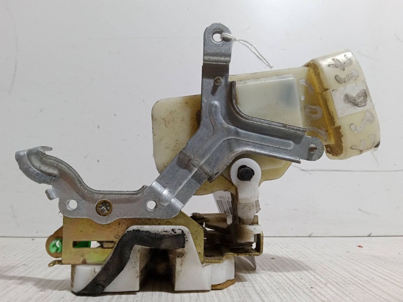 Recambio de cerradura puerta delantera izquierda para toyota yaris (_p1_) 1.3 (scp12_, scp13_) referencia OEM IAM   