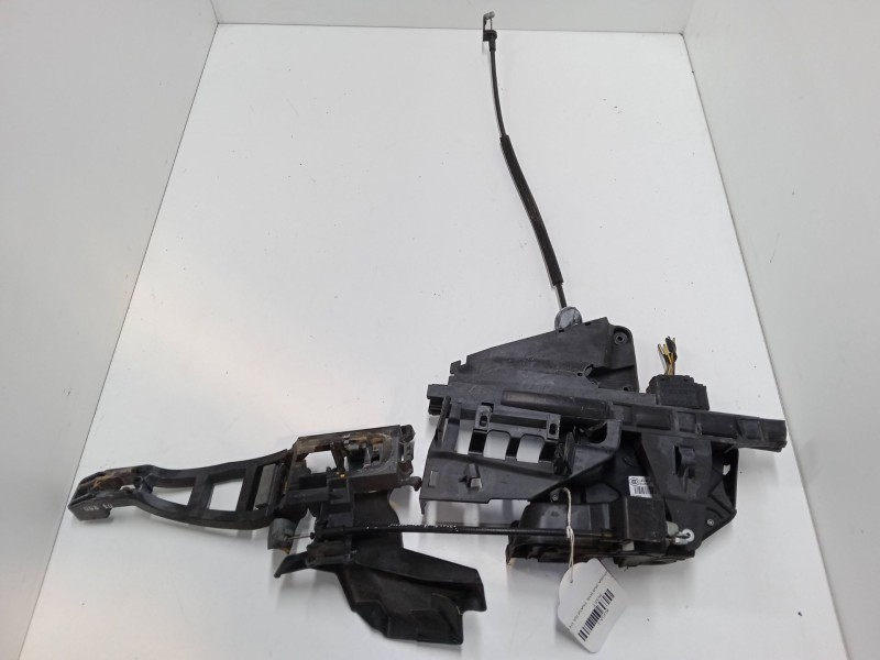 Recambio de cerradura puerta trasera derecha para ford kuga i 2.5 4x4 referencia OEM IAM 8V4AS28412EA  A048317