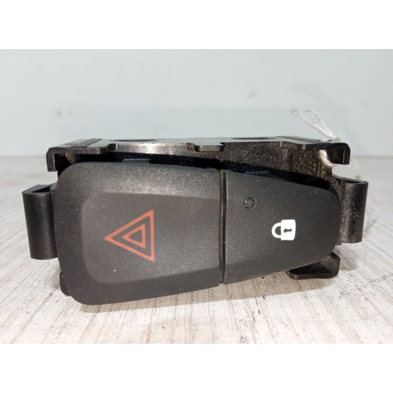 Recambio de warning para dacia sandero ii 1.5 dci 75 / blue dci 75 (b8jw, b8m4, b8ah, b8m7, b8m6) referencia OEM IAM   