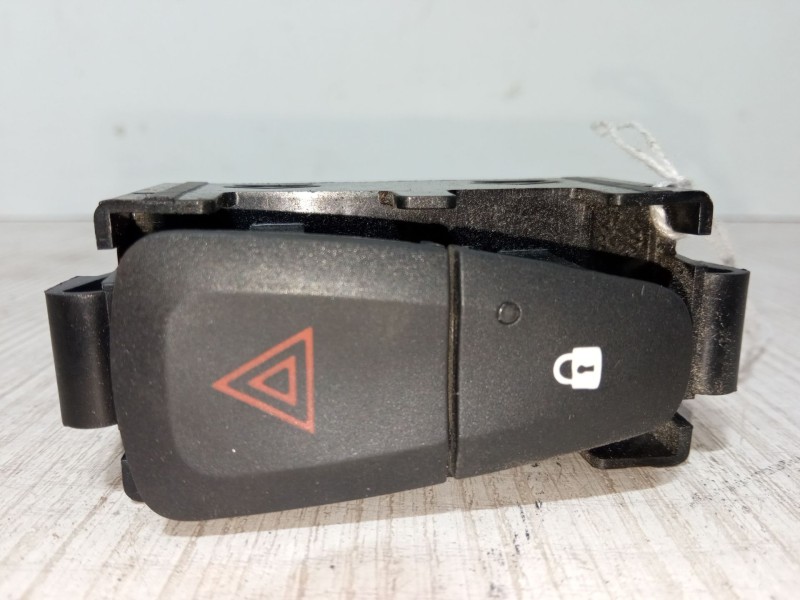 Recambio de warning para dacia sandero ii 1.5 dci 75 / blue dci 75 (b8jw, b8m4, b8ah, b8m7, b8m6) referencia OEM IAM   