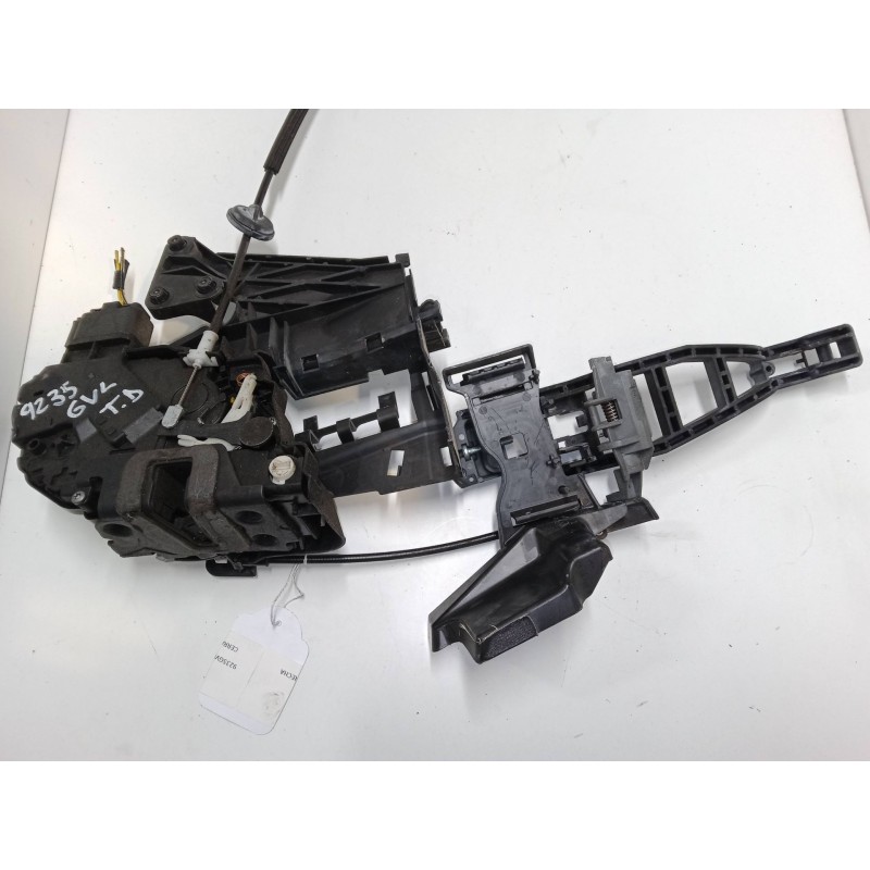 Recambio de cerradura puerta trasera derecha para ford kuga i 2.5 4x4 referencia OEM IAM 8V4AS28412EA  A048317