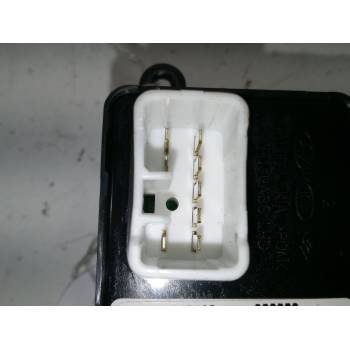 MANDO ELEVALUNAS DELANTERO DERECHO 93575-2L011 