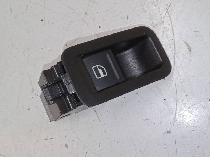 MANDO ELEVALUNAS TRASERO IZQUIERDO 6R0867255B 