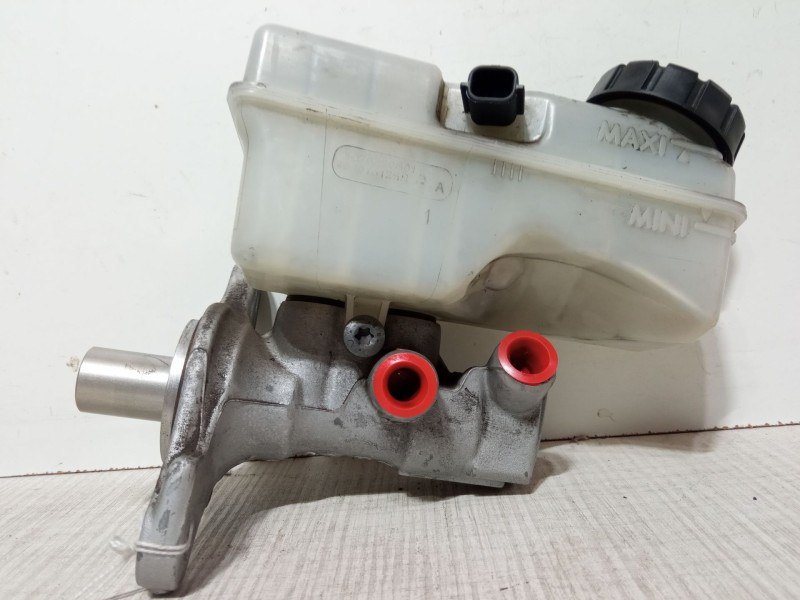 Recambio de bomba freno para dacia sandero ii 1.5 dci 75 / blue dci 75 (b8jw, b8m4, b8ah, b8m7, b8m6) referencia OEM IAM 1070529