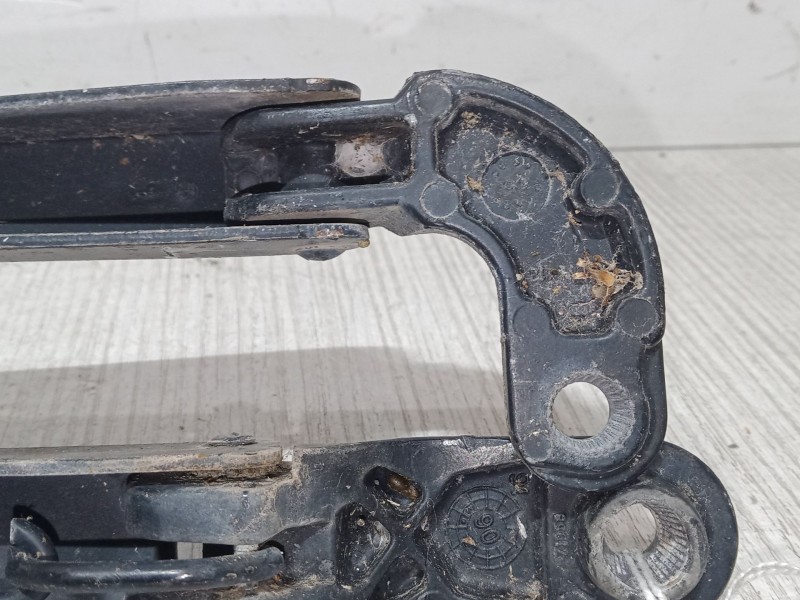 Recambio de brazo delantero limpiaparabrisas para renault twingo i (c06_) 1.2 16v (c06c, c06d, c06k) referencia OEM IAM   