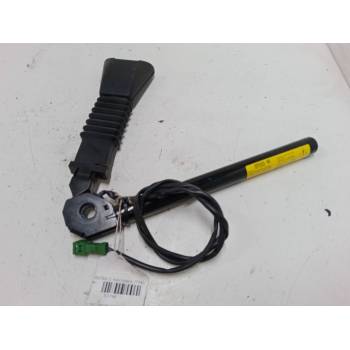 ANCLAJE CINTURON DELANTERO IZQUIERDO 