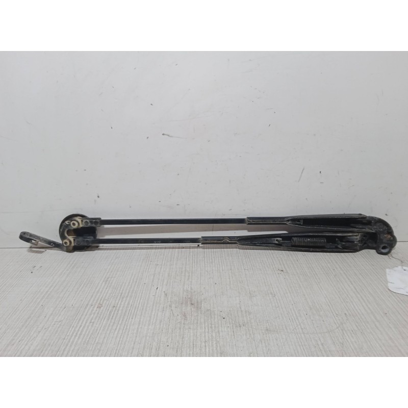 Recambio de brazo delantero limpiaparabrisas para renault twingo i (c06_) 1.2 16v (c06c, c06d, c06k) referencia OEM IAM   