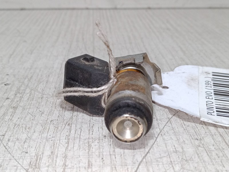 Recambio de inyector para fiat punto evo (199_) 1.2 referencia OEM IAM   