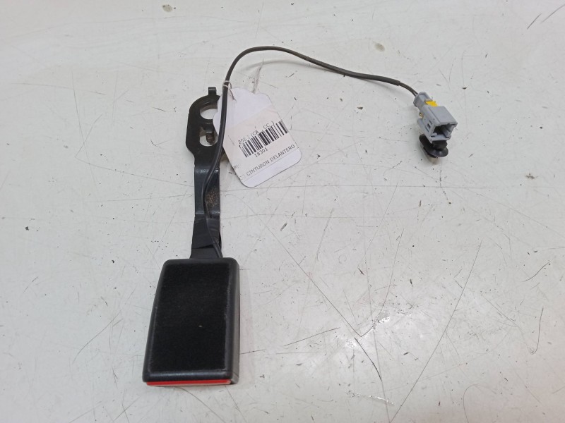 Recambio de anclaje cinturon delantero izquierdo para peugeot 208 i (ca_, cc_) 1.2 vti 82 referencia OEM IAM   