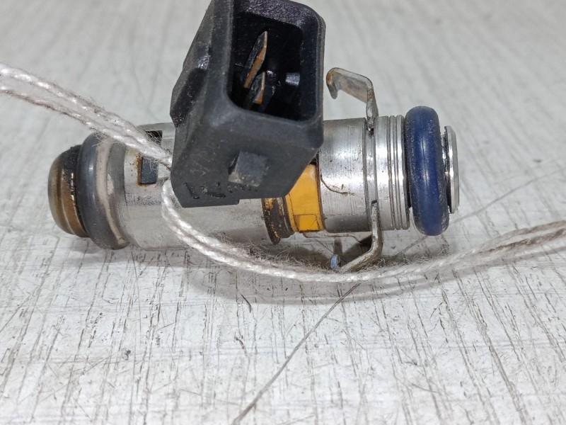 Recambio de inyector para fiat punto evo (199_) 1.2 referencia OEM IAM   