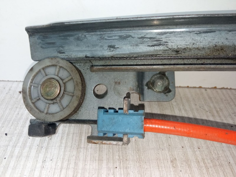 Recambio de elevalunas electrico delantero izquierdo para citroën saxo (s0, s1) 1.1 x, sx referencia OEM IAM 400671T4  