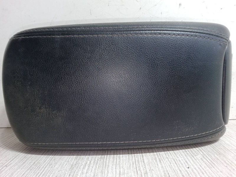 Recambio de apoyabrazos central para citroën c-crosser (vu_, vv_) 2.2 hdi referencia OEM IAM   