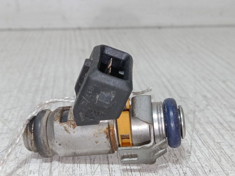 Recambio de inyector para fiat punto evo (199_) 1.2 referencia OEM IAM   