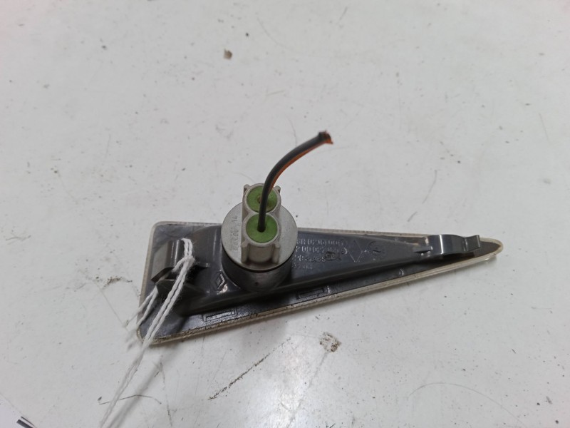 Recambio de intermitente lateral izquierdo para renault scénic ii (jm0/1_) 1.5 dci (jm1e, jm16) referencia OEM IAM   