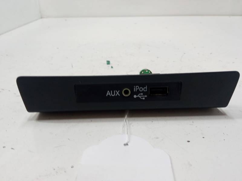 CONECTOR USB / AUX 5M0035724 