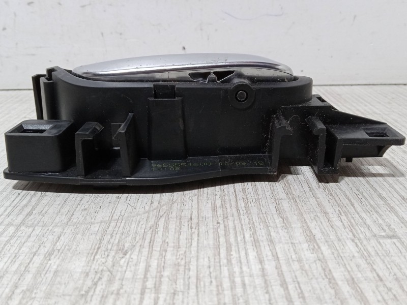 Recambio de maneta interior puerta delantera derecha para peugeot 208 i (ca_, cc_) 1.2 vti 82 referencia OEM IAM    Recambio de maneta interior puerta delantera derecha para peugeot 208 i (ca_, cc_) 1.2 vti 82 referencia OEM IAM