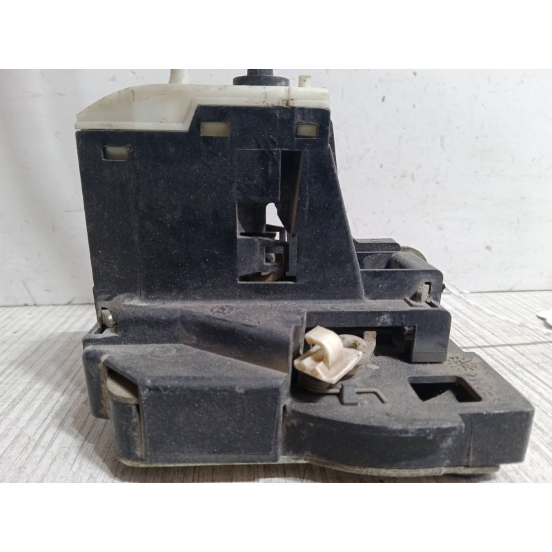 Recambio de cerradura puerta delantera derecha para renault clio ii (bb_, cb_) 1.4 16v (b/cb0p, bb13) referencia OEM IAM   