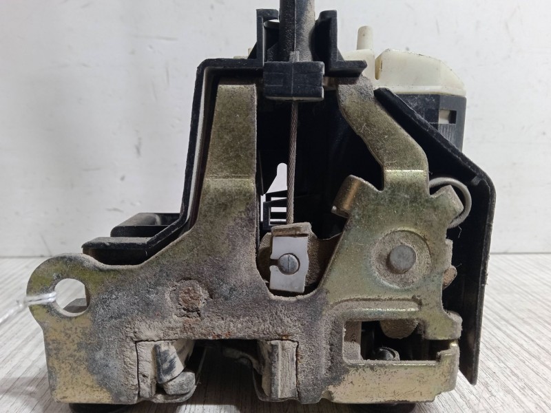 Recambio de cerradura puerta delantera derecha para renault clio ii (bb_, cb_) 1.4 16v (b/cb0p, bb13) referencia OEM IAM   