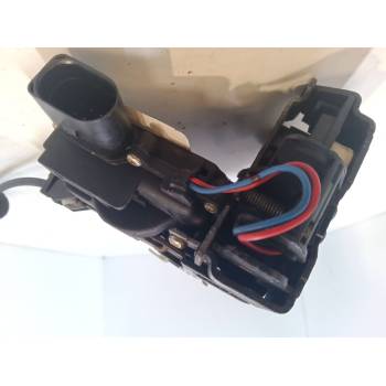 CERRADURA PUERTA DELANTERA IZQUIERDA 