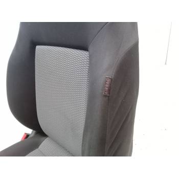 ASIENTO DELANTERO IZQUIERDO 