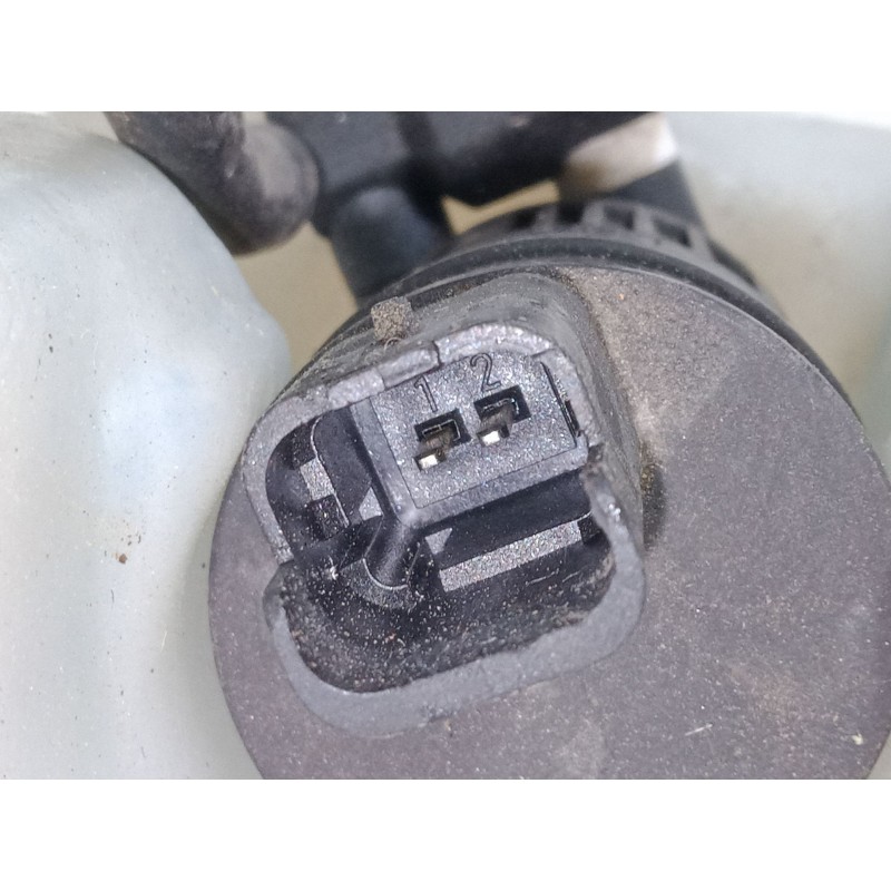 Recambio de botella liquido limpiaparabrisas para renault twingo i (c06_) 1.2 16v (c06c, c06d, c06k) referencia OEM IAM 77008175