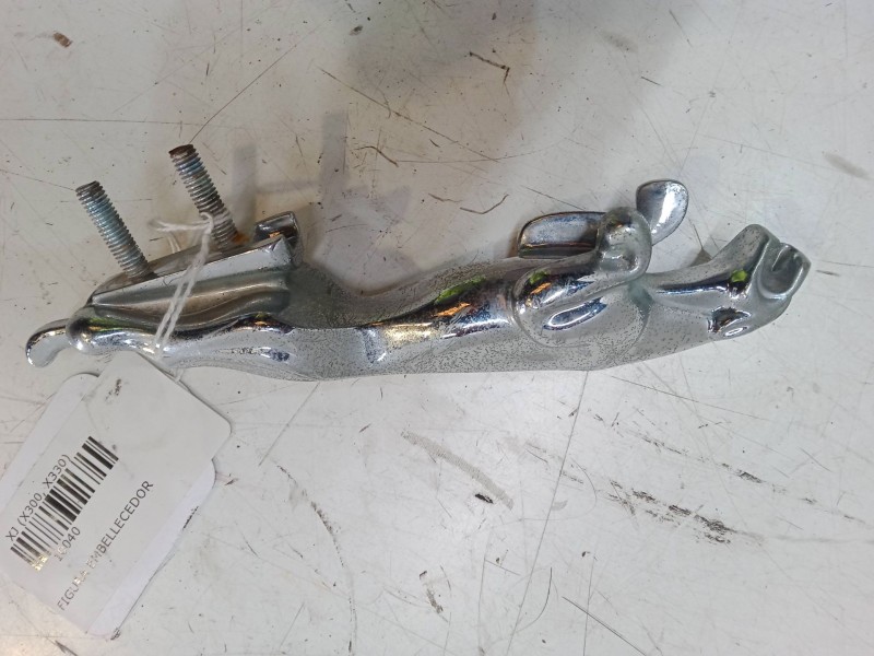 Recambio de figura embellecedor para jaguar xj (x300, x330) 6 sovereign 4.0 referencia OEM IAM   