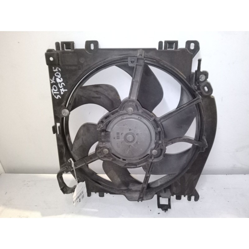 Recambio de electroventilador para renault clio iii (br0/1, cr0/1) 1.5 dci (br17, cr17) referencia OEM IAM 8200525991  183144100
