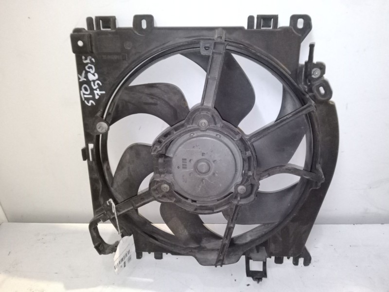Recambio de electroventilador para renault clio iii (br0/1, cr0/1) 1.5 dci (br17, cr17) referencia OEM IAM 8200525991  183144100