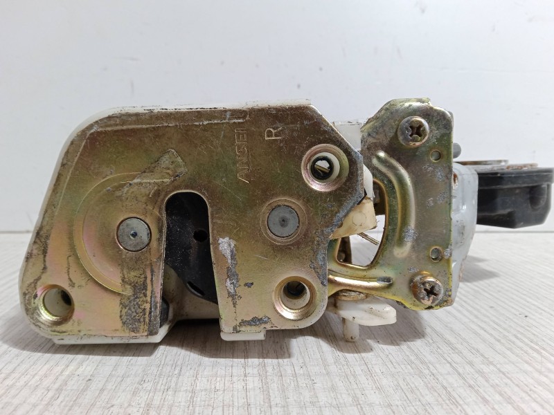 Recambio de cerradura puerta trasera derecha para mitsubishi montero iii canvas top (v6_w, v7_w) 3.2 di-d (v68w, v78w) referenci