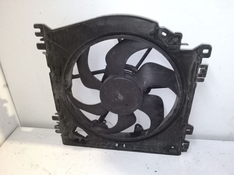 Recambio de electroventilador para renault clio iii (br0/1, cr0/1) 1.5 dci (br17, cr17) referencia OEM IAM 8200525991  183144100