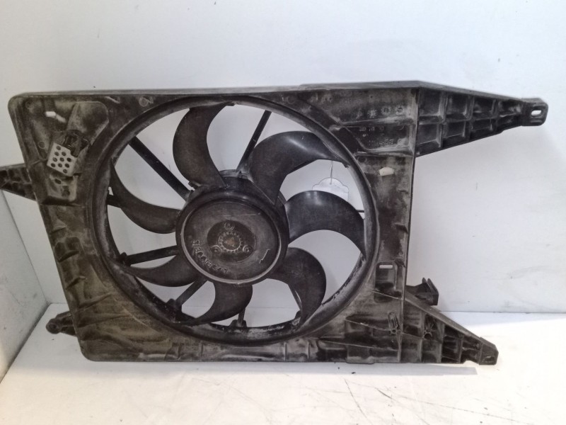 Recambio de electroventilador para dacia sandero 1.5 dci referencia OEM IAM 8200765566B  0130307107