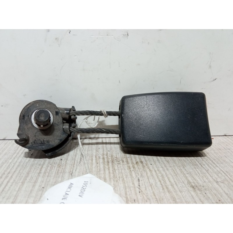 Recambio de anclaje cinturon trasero derecho para seat toledo iii (5p2) 1.9 tdi referencia OEM IAM 5M0857754B  