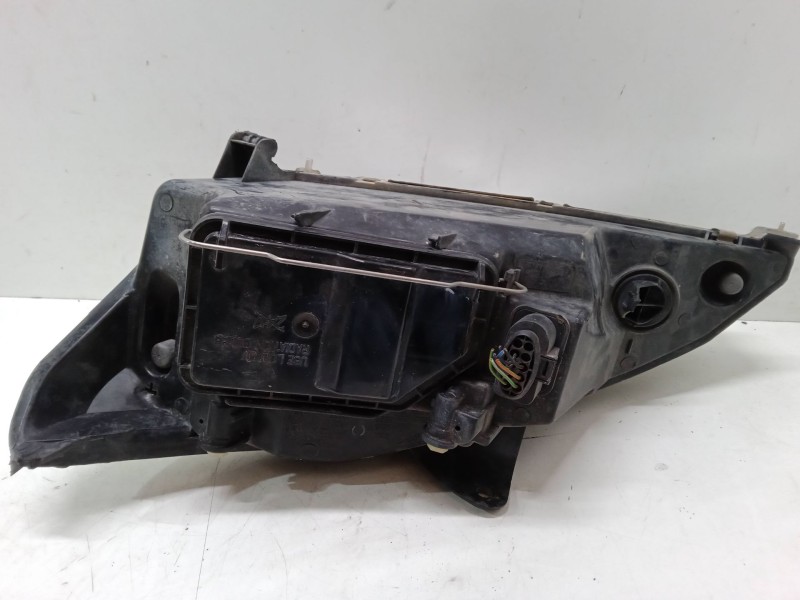 Recambio de faro derecho para ford focus i sedán (dfw) 1.6 16v referencia OEM IAM   